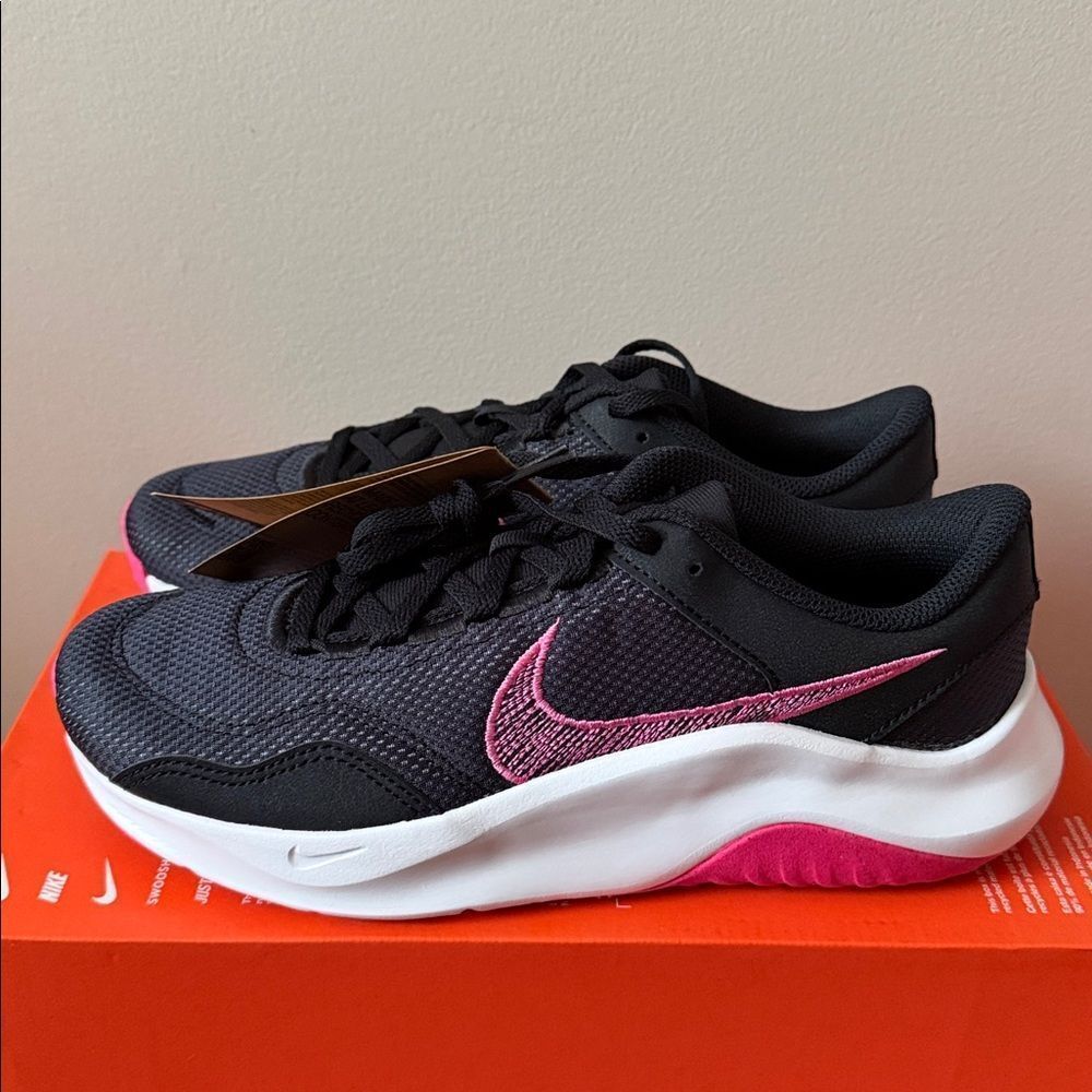 Nike Women's Black Pink White Sneakers ๐ NEW Size 11 - Picture 2 of 6